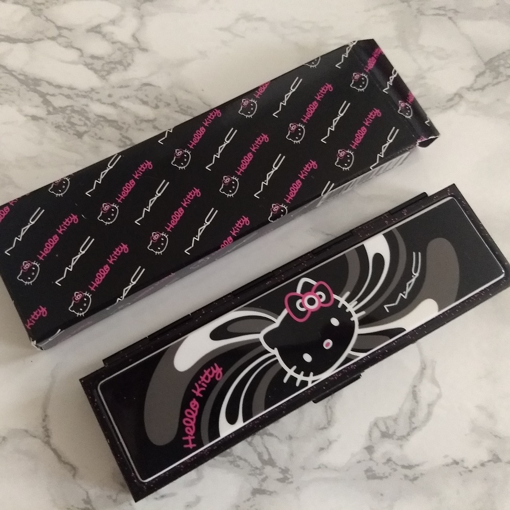MAC Cosmetics Hello Kitty Too Dolly Palette LE